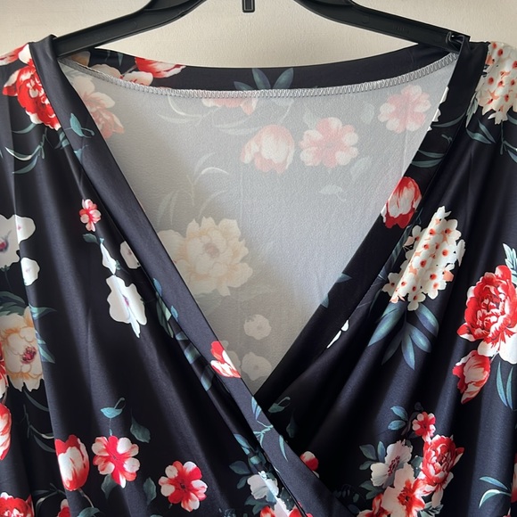 NWT Women’s floral Wrap dress w/belt Size 4X - Picture 5 of 7